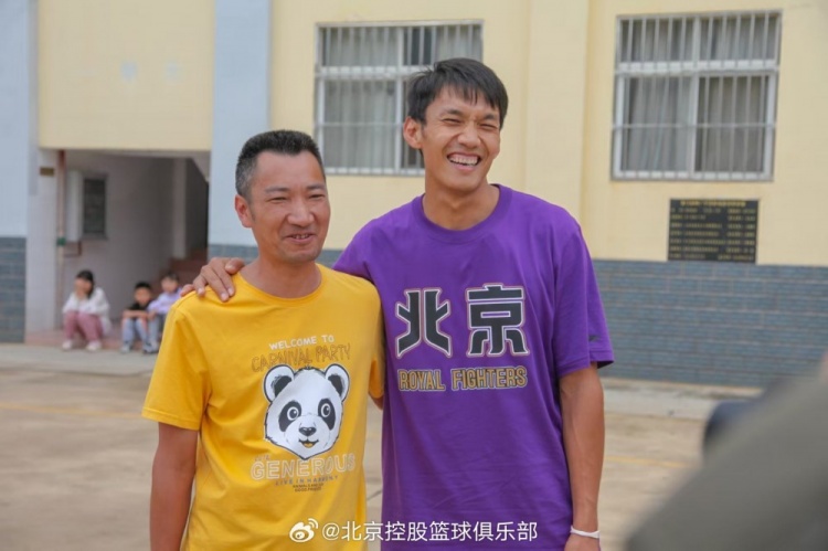  那一封信的故事還在延續(xù) 矣進(jìn)宏母校的師生們來到北京了！