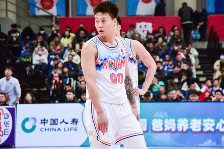  開場就手感熱！趙睿首節(jié)僅8分鐘 5中4&三分2中2拿到11分