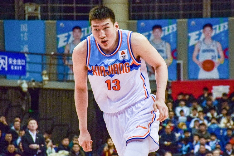  慘當徐杰背景板！李炎哲9中2得到12分5板1助 罰球10中8
