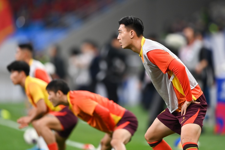  足球報(bào)：張玉寧、蔣圣龍均有不同程度傷病，伊萬(wàn)未讓在熱身賽出場(chǎng)