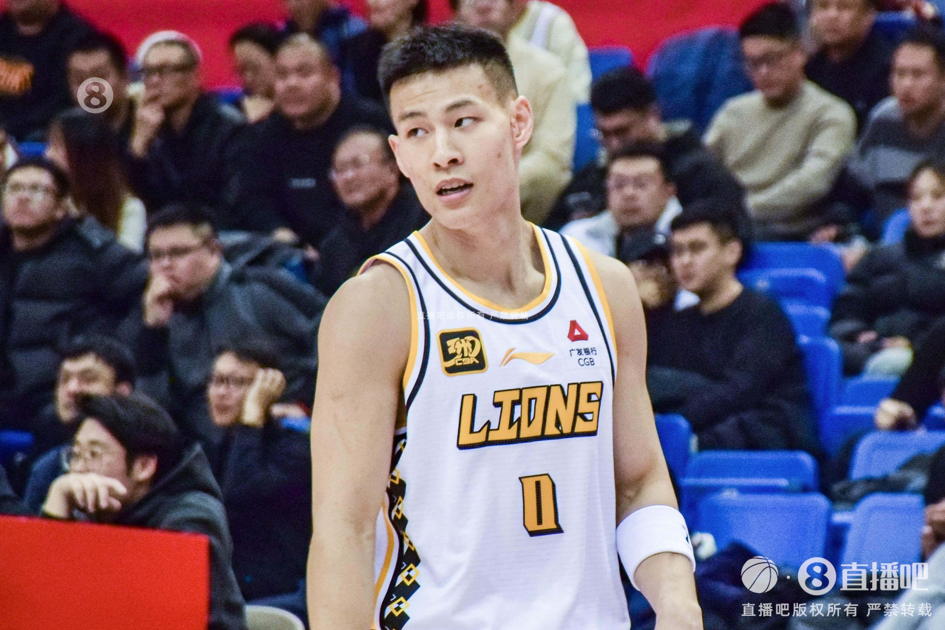  毫無狀態(tài)！林秉圣11投僅1中拿到3分3斷 出現(xiàn)2失誤4犯規(guī)