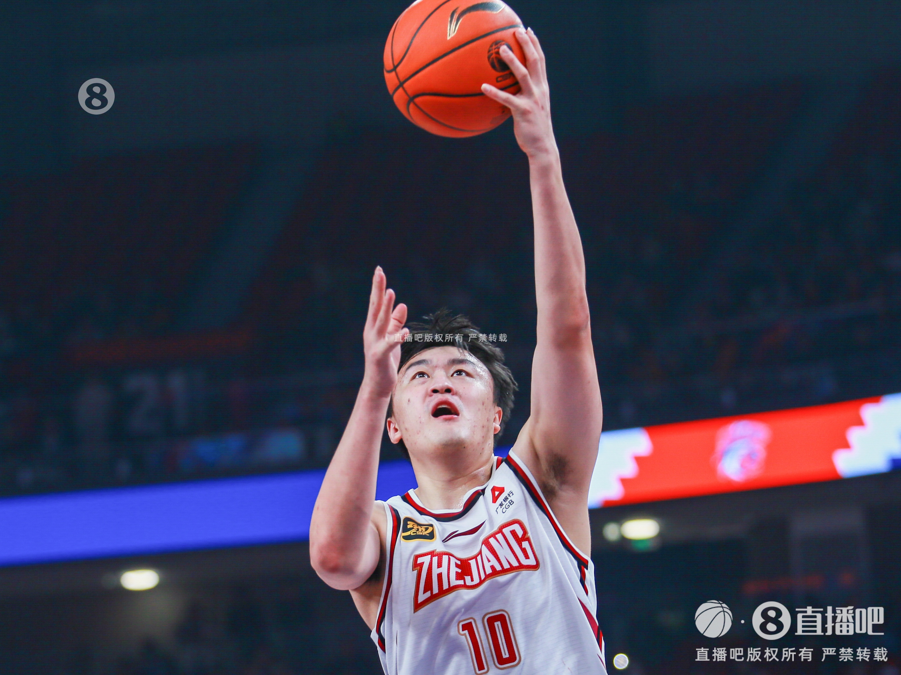  獲勝功臣！劉澤一11中9高效砍下19分13板2斷 拼下3前場(chǎng)籃板